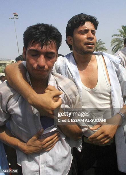 Iraqis mourn the death of a Mahdi Army militant during his funeral in Iraq's southern port city of Basra, 26 May 2007. Shiite militiamen of the Mahdi...