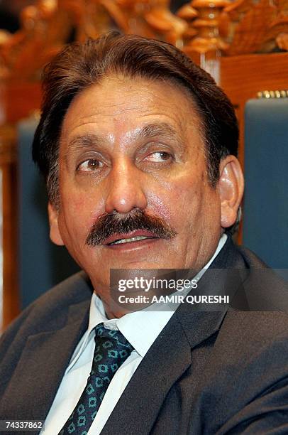 pakistani-suspended-chief-justice-iftikhar-muhammad-chaudhry-gestures-as-he-arrives-at-the.jpg?s=612x612&w=gi&k=20&c=CNx3fQzp8GVD_bEzeAt-Rp0LJrS445cTHpjeA-2wNKM=