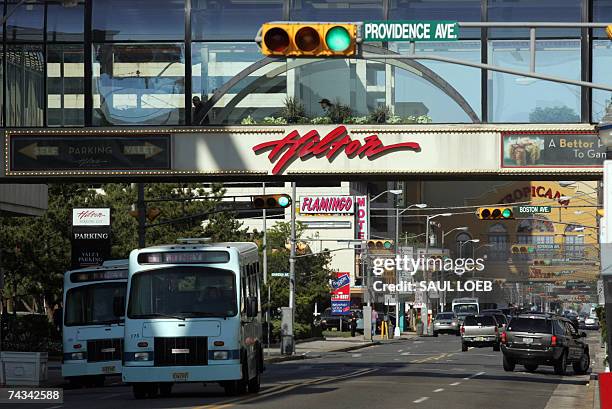 Atlantic City, UNITED STATES: Traffic moves past the Atlantic City Hilton, as well as motels, on Pacific Avenue in Atlantic City, New Jersey, 24 May...