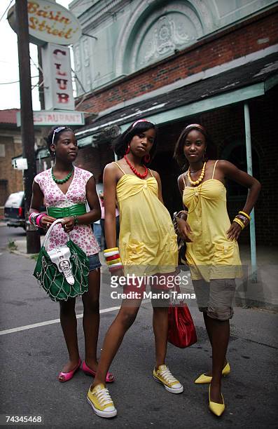 Teenagers gather to watch the annual "Super Sunday" second line parade May 27, 2007 in New Orleans, Louisiana. The numbers of people participating in...