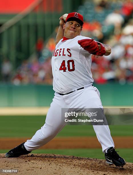 Starting pitcher Bartolo Colon of the Los Angeles Angels of Anaheim throws a pitch against the Seattle Mariners on May 28, 2007 at Angel Stadium in...