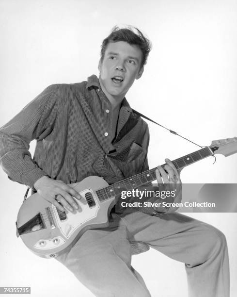 English rock 'n' roll singer and songwriter Marty Wilde, circa 1960.