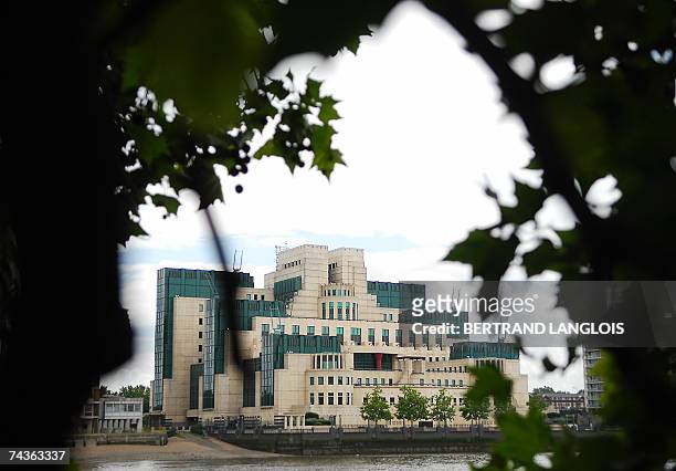 London, UNITED KINGDOM: The headquarters of Britain's MI6 intelligence agency are pictured in London, 31 May 2007. The ex-KGB agent Andrei Lugovoi,...