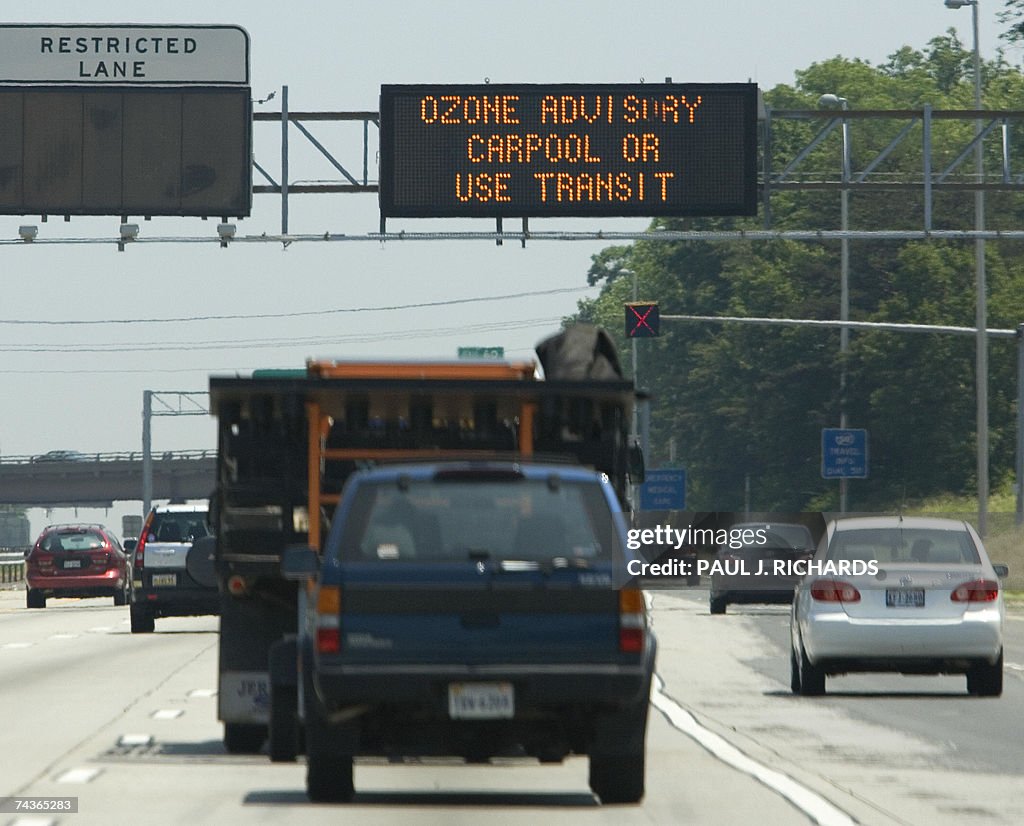 Commuters on Interstate 66 in Fairfax, V...