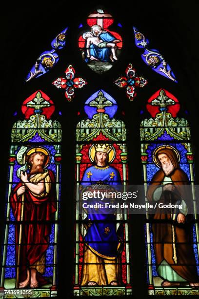 st paul church. stained glass window. st john the baptist, louis ix, st benedict.  france. - paul faith ストックフォトと画像