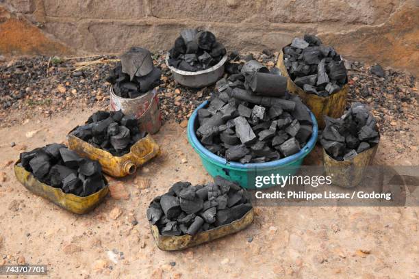charcoal. uganda - carbone foto e immagini stock