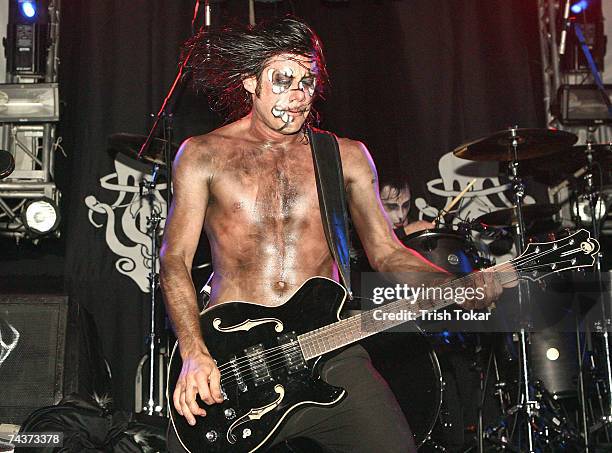 Wes Borland of Black Light Burns performs at the Vanguard on May 31, 2007 in Hollywood, California.