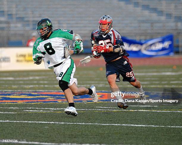 Peter Vlahakis of the Long Island Lizards has the ball in a game against the Boston Cannons on May 25, 2007 in Uniondale, New York.