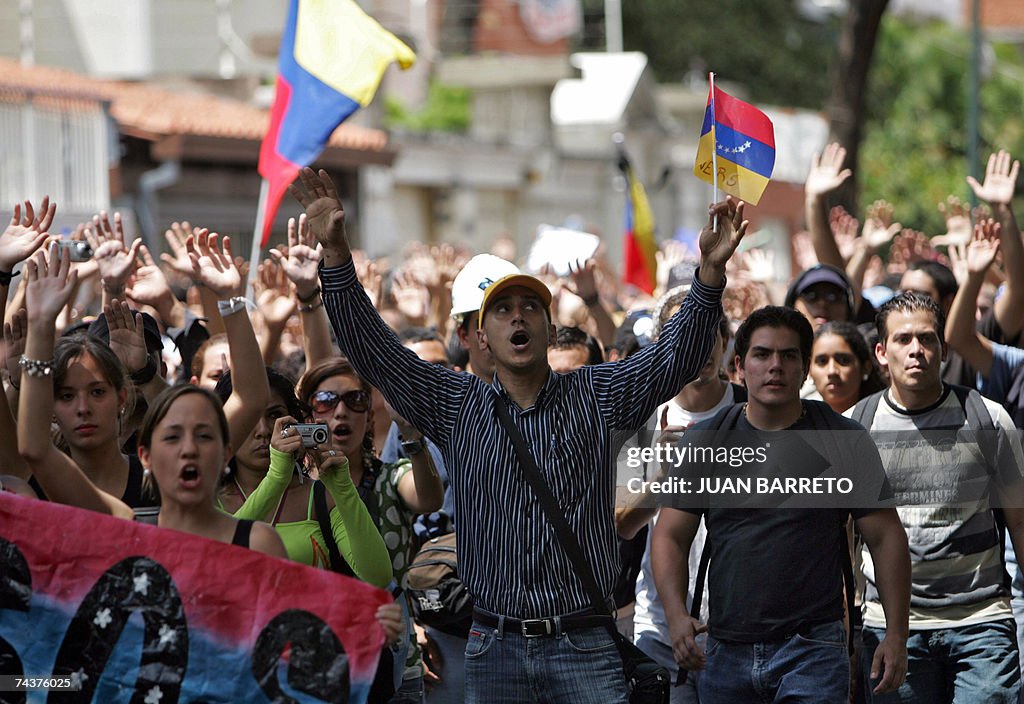 Students rally against Venezuelan Presid...