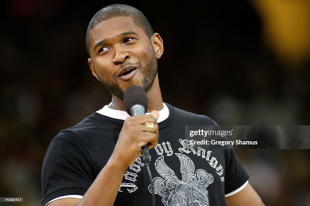 Singer Owner Singer and part owner of the Cleveland Cavaliers, Usher, performs the ...