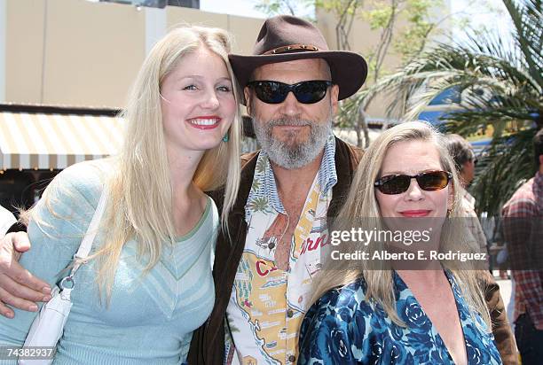 Hayley, Jeff and Susan Bridges arrive at the Sony Pictures premiere of ''Surfs Up'' on June 2, 2007 in Los Angeles, California.