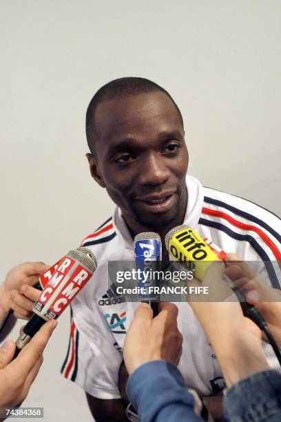 French midfielder Claude Makelele answers to jounalist's questions during a press conference, 03 June 2007 in Clairefontaine, northern Paris, a day...