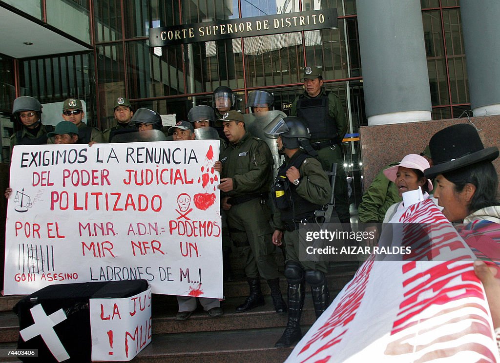 Mujeres miembros de la Federacion de Jun...