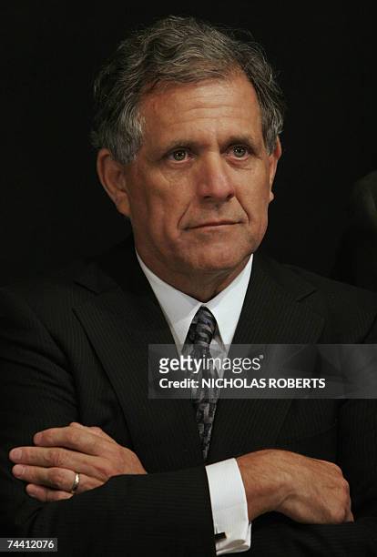New York, UNITED STATES: Les Moonves, CBS President and CEO, listens to a speech durintg an event celebrating the newly renamed Paley Center for...