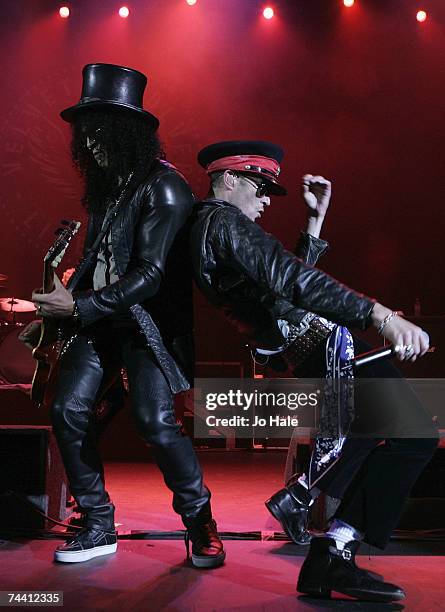 Slash 2007 132 Slash Performs At Hmv Hammersmith Apollo In London Stock Photos ...