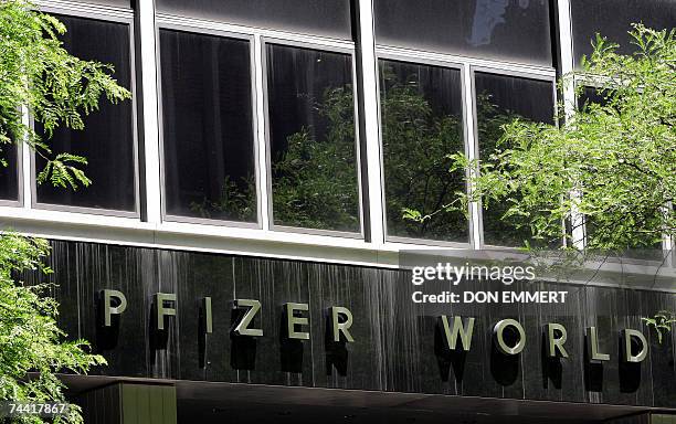 Pfizer Building Sign 631 Unapproved Stock Photos, High-Res Pictures, and Images - Getty Images