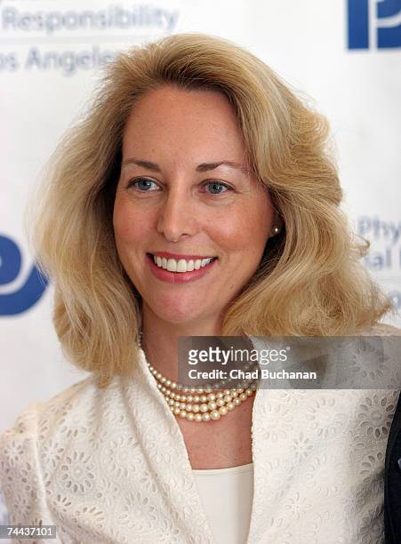 Former CIA agent Valerie Plame attends the Nobel Prize Group PSR honoring Joe Wilson at the Beverly Hilton Hotel on June 7, 2007 in Beverly Hills,...