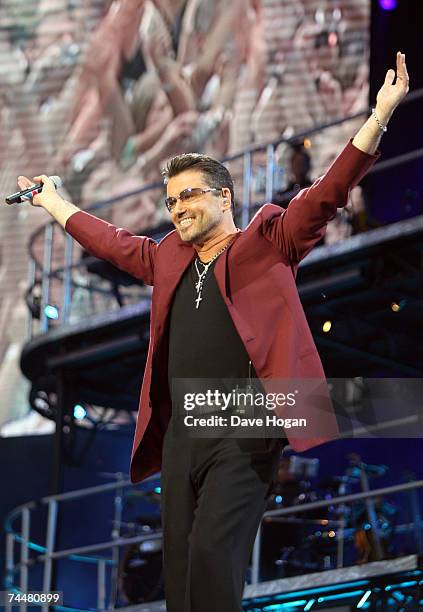 George Michael Performs At Wembley Stadium In North-west London. News - Foto 7