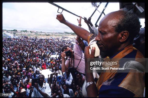 General Mohammad Farrah Aidid addresses supporters June 17, 1993 in Mogadishu, Somalia. Aidid is wanted by United Nations authorities for crimes...