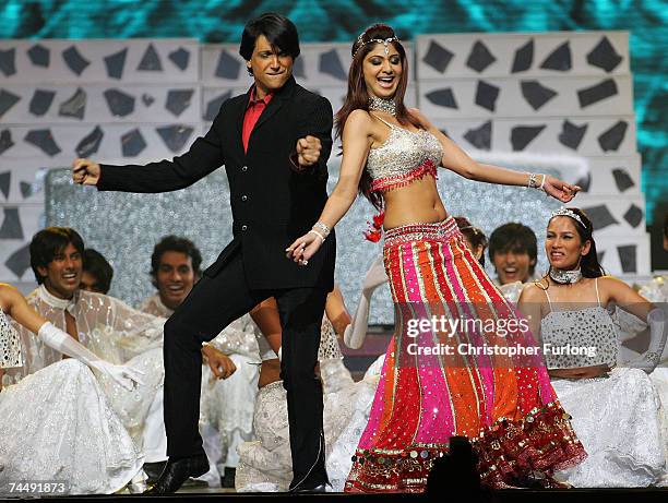 Bollywood actress Shilpa Shetty Indian choreographer Davar perform on stage at the International Indian Film Academy Awards at the Sheffield Hallam...