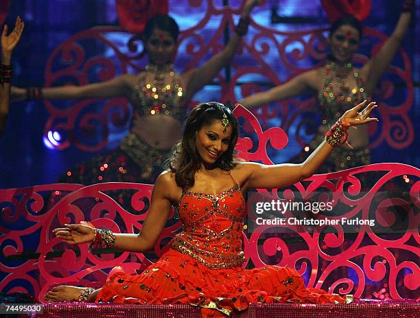 Bollywood actress Bipasha Basu performs on stage at the International Indian Film Academy Awards at the Sheffield Hallam Arena on June 9, 2007 in...