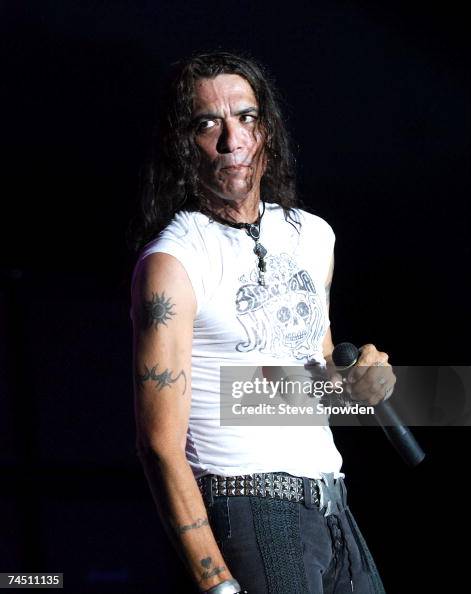 Singer For Ratt Lead singer Stephen Pearcy of the hard-rock band Ratt performs on ...