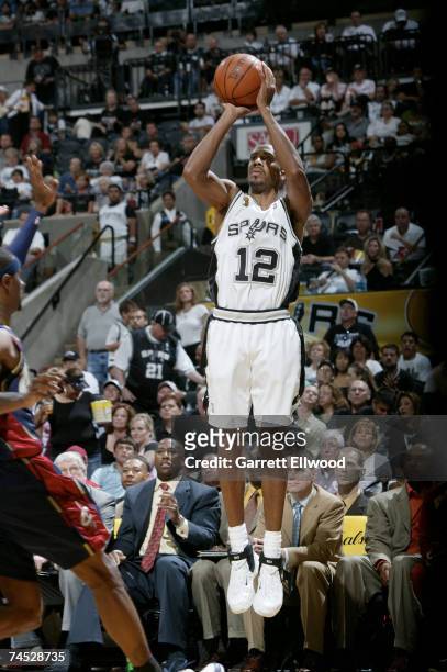 Bruce Bowen of the San Antonio Spurs shoots against the Cleveland Cavaliers during Game 2 of the 2007 NBA Finals on June 10, 2007 at the AT&T Center...