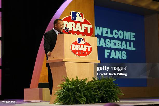 Jimmie Lee Solomon, Executive Vice President, Baseball Operations speaks at the podium during the 2007 First-year player draft at The Milk House in...