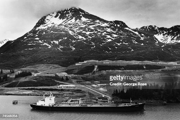 Alaska pipeline oil from the North Slope is loaded onto an oil tanker in this 1982 Valdez, Alaska, photo taken from a helicopter.