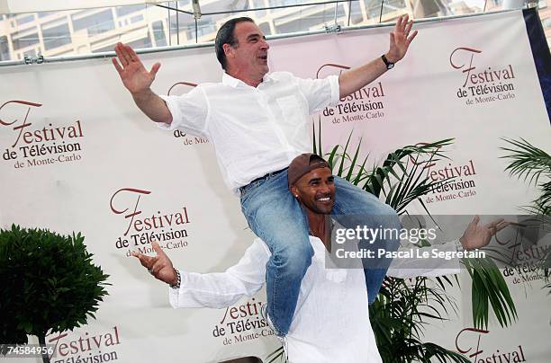 Actors Mandy Patinkin and Shemar Moore attend a photocall promoting the television serie 'Criminal Minds' on the third day of the 2007 Monte Carlo...