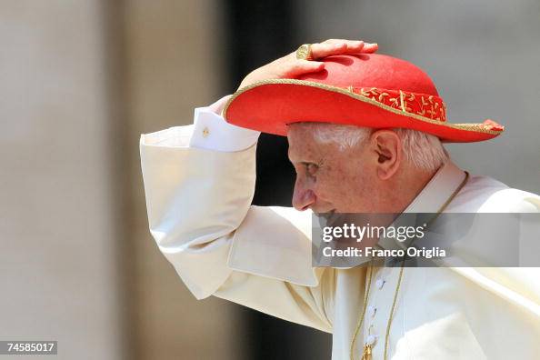 VAT: Pope Conducts Weekly Audience VAT: Pope Conducts Weekly Audience