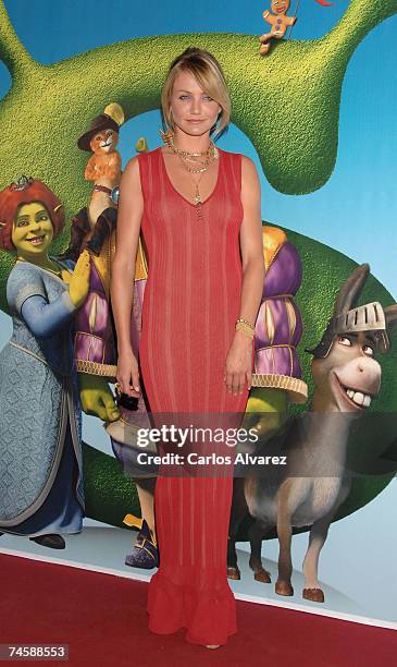 Actress Cameron Diaz attends the premiere of "Shrek The Third" on June 13, 2007 at Palacio de la Musica Cinema in Madrid, Spain