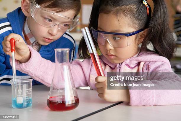 5 Glass Beakers Photos and Premium High Res Pictures - Getty Images