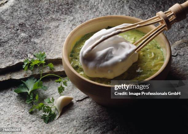 garlic and parsley sauce - aioli stock-fotos und bilder