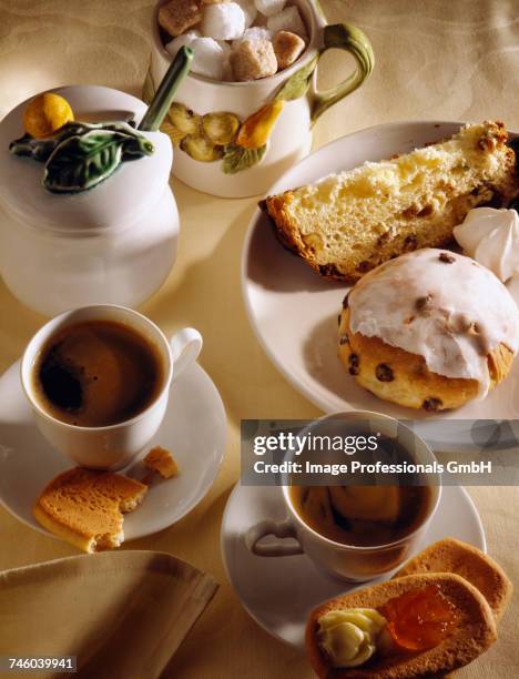 coffee and brioche - glazen pot stock pictures, royalty-free photos & images