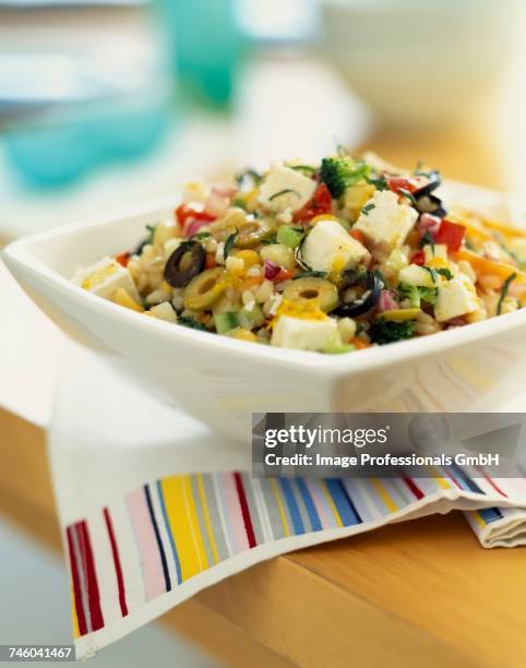 greek salad - fetta stockfoto's en -beelden