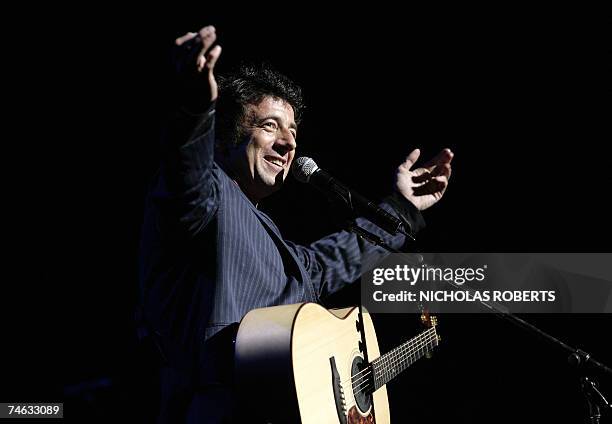 New York, UNITED STATES: Patrick Bruel performs at the Beacon Theatre in New York 14 June 2007. Bruel said that this was his first performing in...