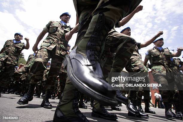 Soldados del Ejercito de Guatemala, miembros del V contingente militar que participara en la Mision de las Naciones Unidas para la Estabilizacion de...