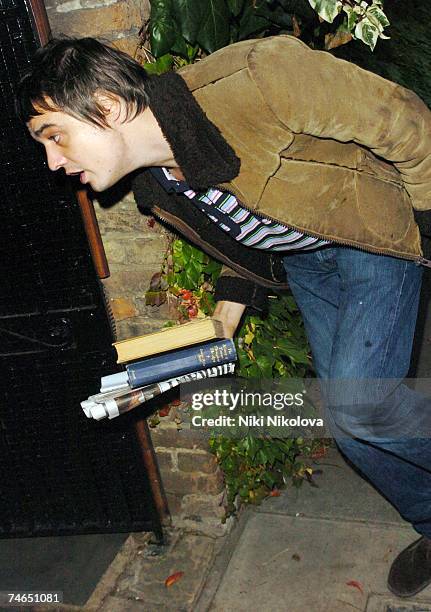 Pete Doherty at the Pete Doherty Arrives at Kate Moss's Home - October 27, 2006 at in London.