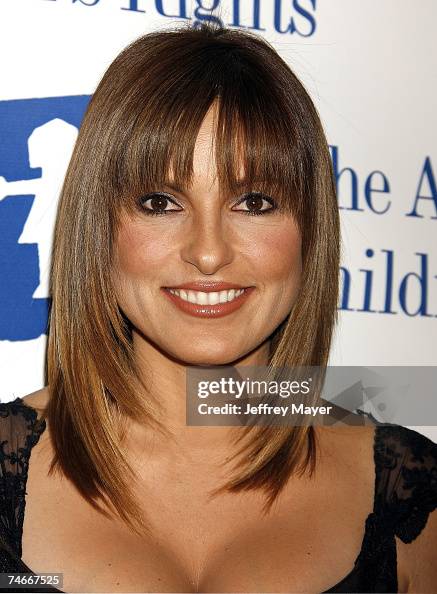 Mariska Hargitay at the Beverly Hilton Hotel in Beverly Hills,... Foto(04)