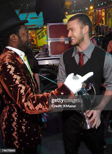 Will.I.Am of the Black Eyed Peas and Justin Timberlake, winner of Big Music Artist at the Sony Studios in Culver City, California