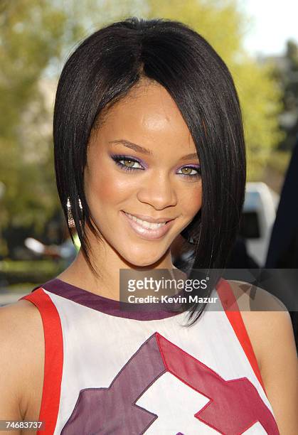 2,985 Rihanna Short Hair Photos and Premium High Res Pictures - Getty Images