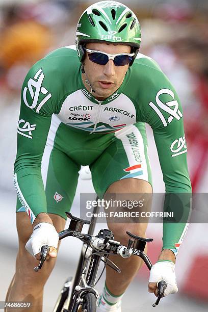 France's William Bonnet rides on his way to placed 4th, 16 June 2007 during the prologue of the 71th "Tour de Suisse" UCI protour cycling stage race,...