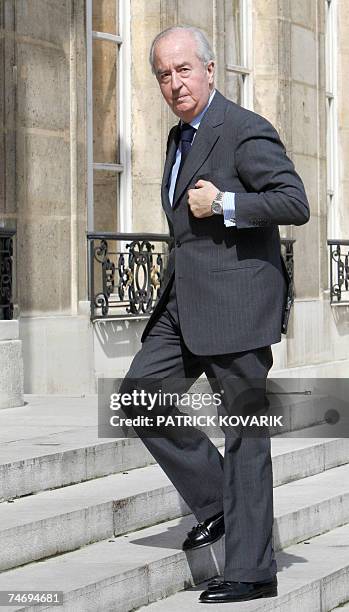 French former right-wing Prime Minister Edouard Balladur arrives, 18 June 2007 in Paris, at the presidential Elysee Palace for a meeting with French...