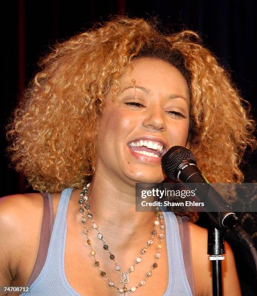 99 Mel B 2004 Stock Photos, High-Res Pictures, and Images - Getty Images