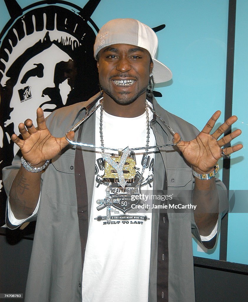 Young Buck of G-Unit Visits MTV's "TRL" - August 23, 2004