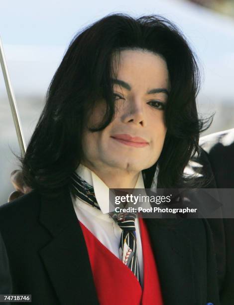 Michael Jackson arrives at the Santa Barbara County courthouse, April 29 in Santa Maria, California for another day in his child molestation trial.