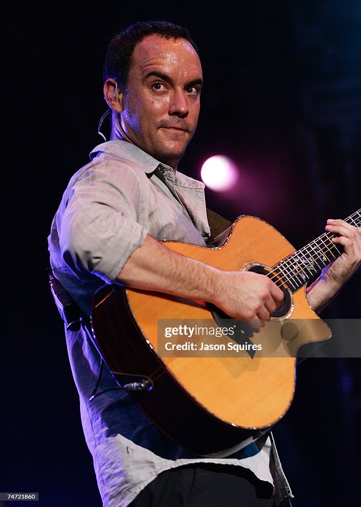 Dave Matthews Band "Stand Up" 2005 Summer Tour Opener in St. Louis - June 1, 2005
