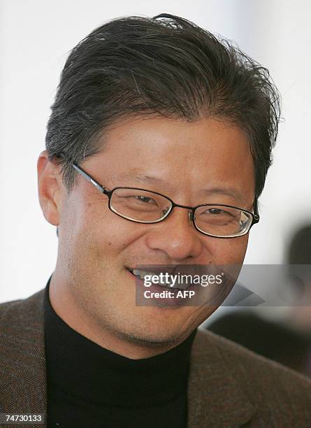 Sunnyvale, UNITED STATES: Photo dated 07 May 2007 shows Yahoo co-founder Jerry Yang during a meeting with Singapore Prime Minister Lee Hsien Loong at...