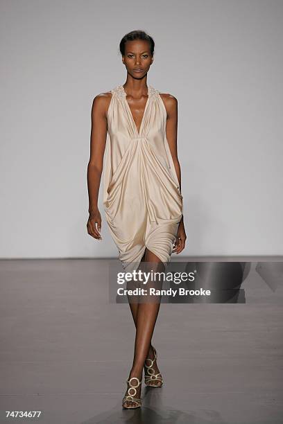 Warsame Model Warsame Photos and Premium High Res Pictures - Getty Images